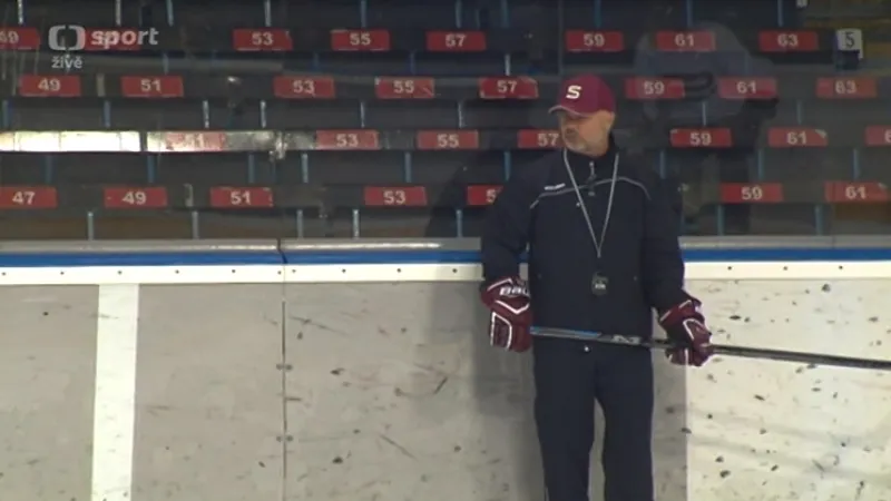 Sparťané skočili na led pod dozorem nových koučů