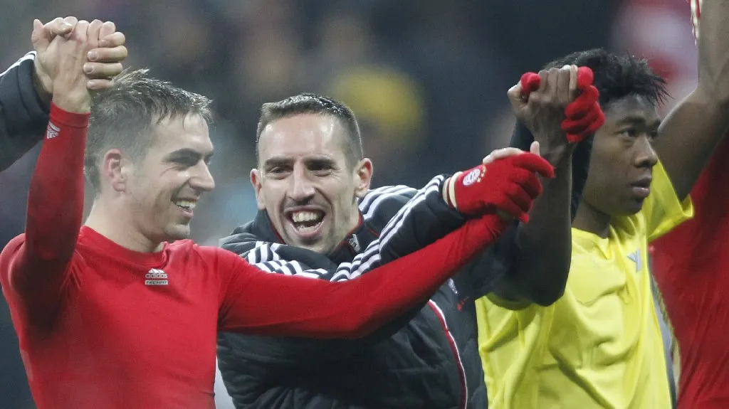 Fotbalisté Bayernu slaví postup