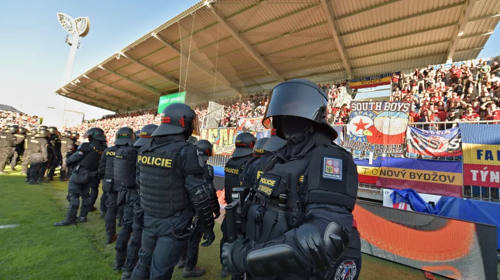 Zásah policie na finále poháru