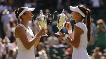 Wimbledonskou čtyřhru vyhrály Mertensová s Kuděrmětovovou