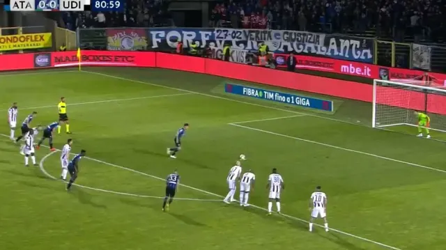 Atalanta zvládla i duel s Udinese a drží čtvrtou příčku