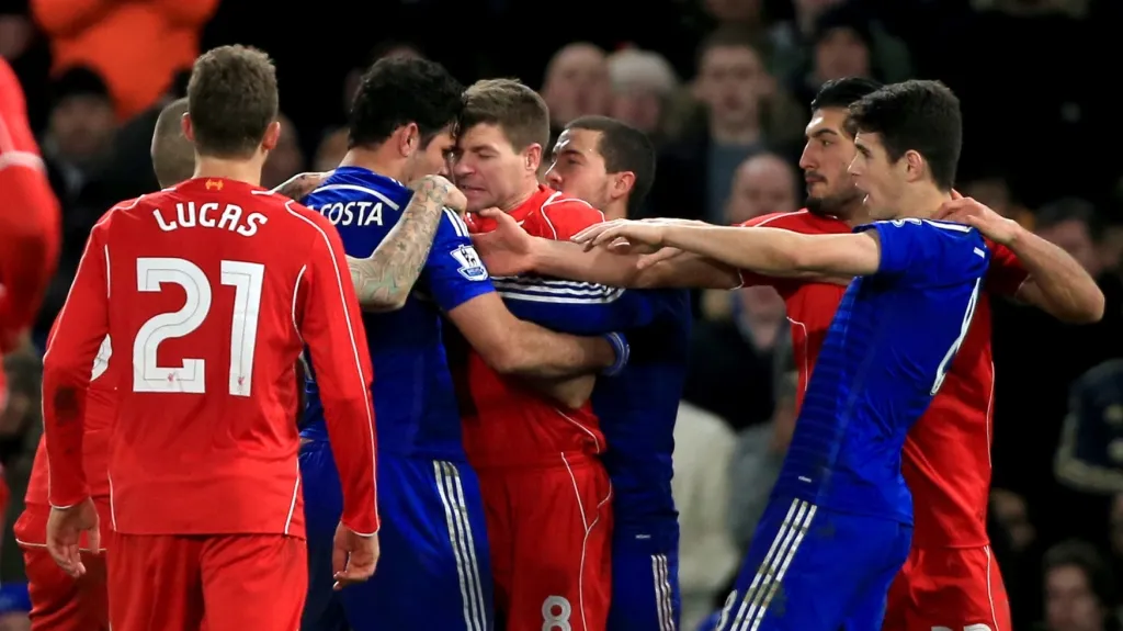 Šarvátka ve vypjatém duelu Chelsea - Liverpool