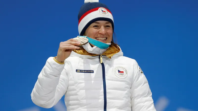 Veronika Vítková s bronzovou olympijskou medailí ze sprintu