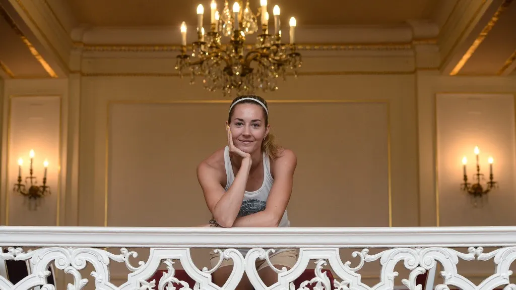 Denisa Rosolová na setkání s novináři před odletem na MS v atletice