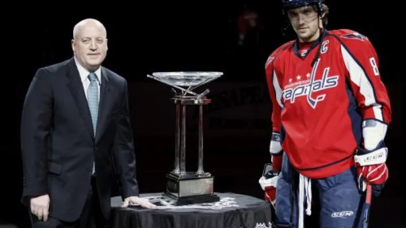 Alexander Ovečkin se Prezidentovy trofeje ani nedotkl