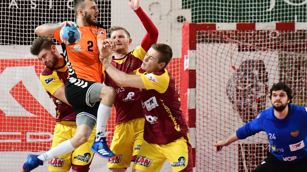 Obrana Dukly se snaží eliminovat střelce Kaunasu