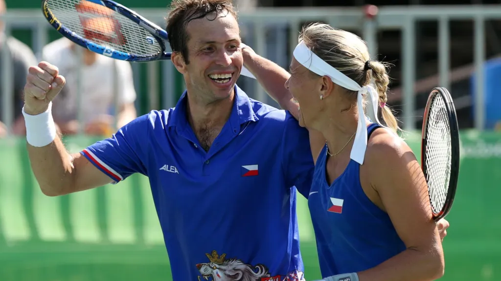 Radek Štěpánek a Lucie Hradecká