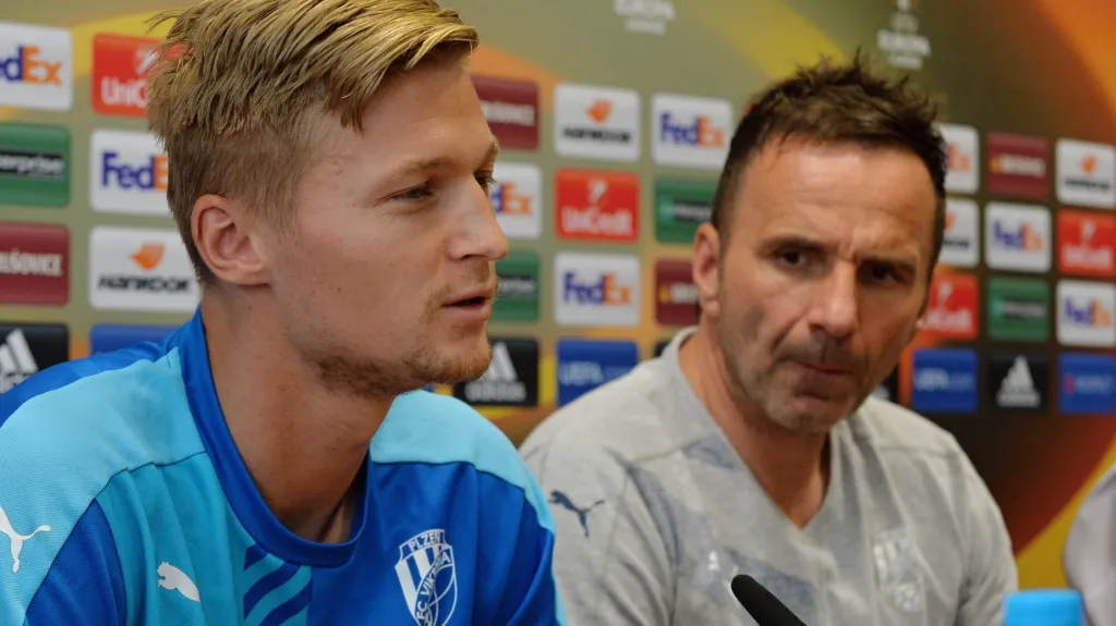 Václav Procházka s trenérem Karlem Krejčím