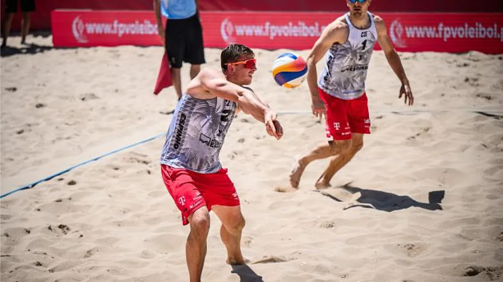 Beachvolejbalisté Ondřej Perušič a David Schweiner