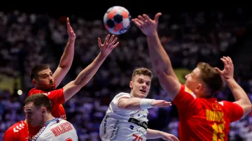 Faeřané mají po historické výhře na dosah postup