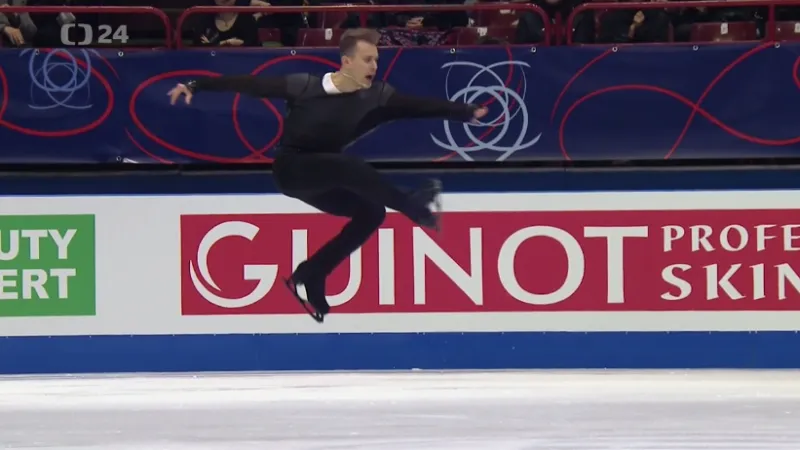 Krasobruslař Březina se životní jízdou posunul na 10. místo