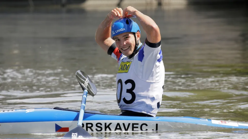 Jiří Prskavec se raduje z celkového vítězství ve Světovém poháru