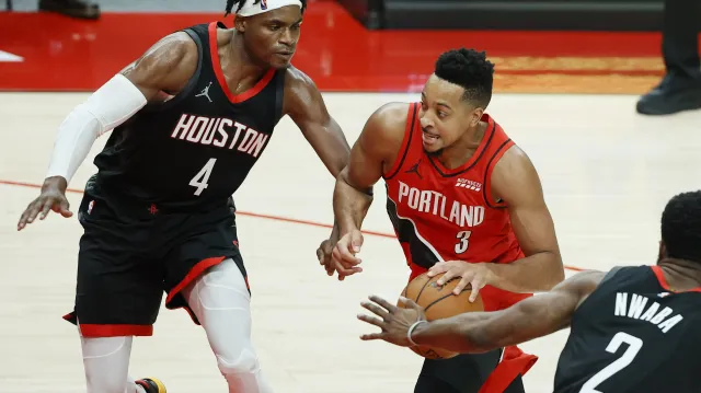 Portland přetlačil Rockets v prodloužení, Atlantu táhl proti Memphisu Young