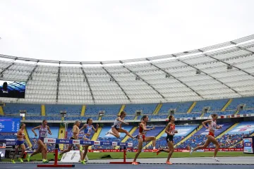ME družstev v atletice na poloprázdném stadionu v Chořově
