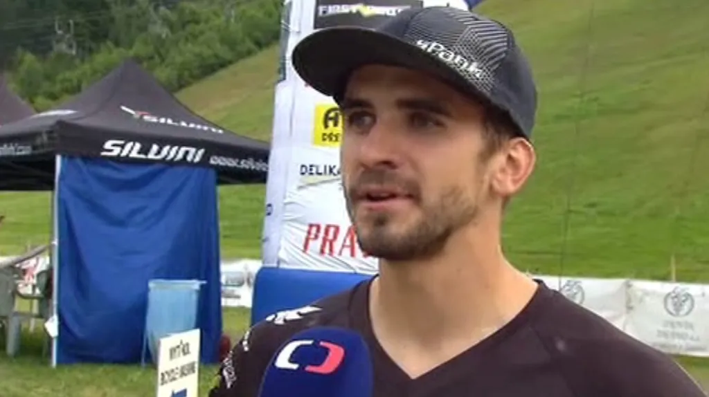 Matěj Charvát je mistrem republiky ve sjezdu horských kol