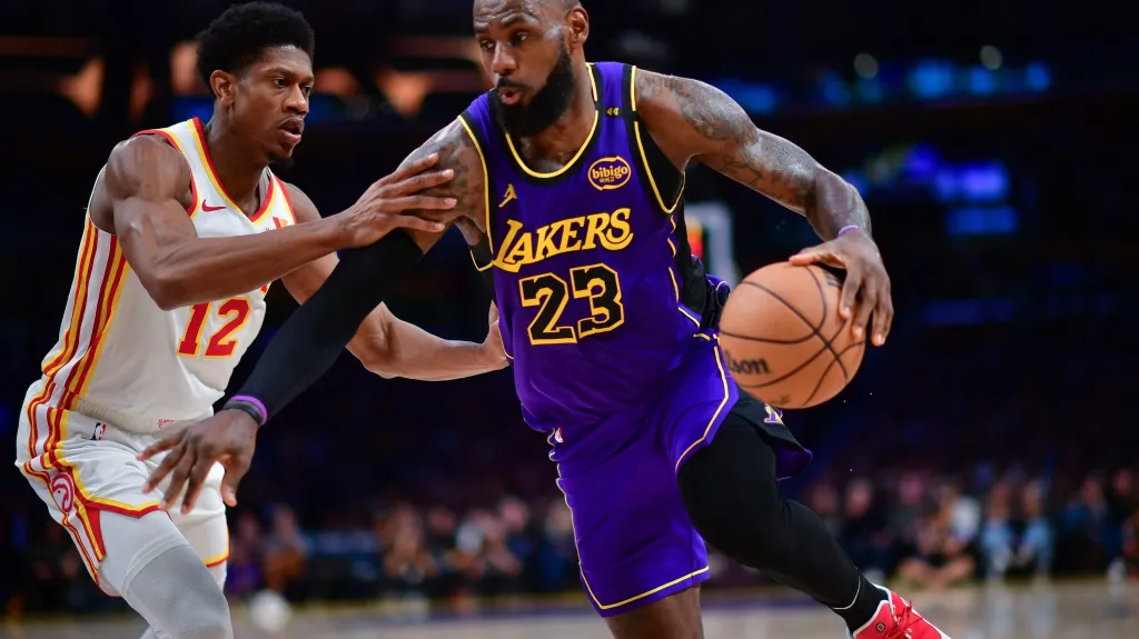 LeBron James v utkání proti Atlantě