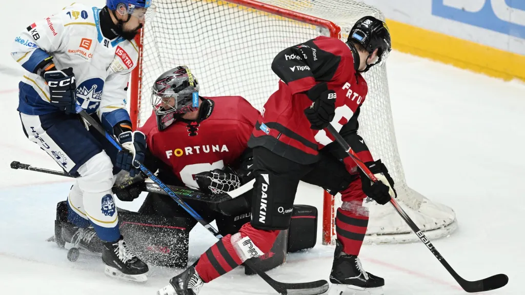 Brankář Sparty Josef Kořenář v utkání proti Kladnu