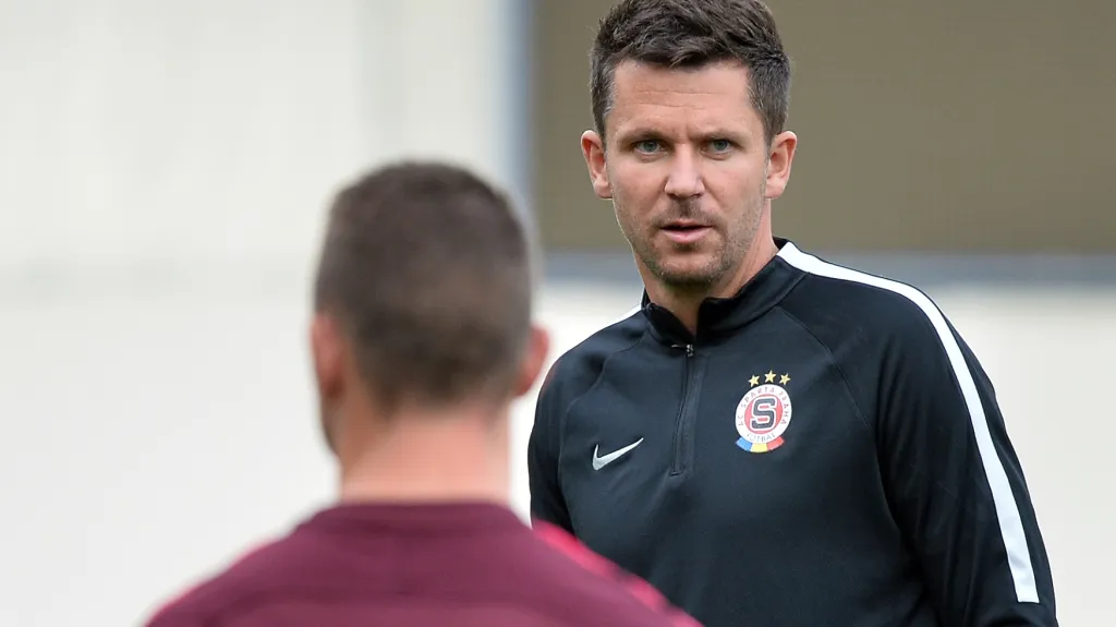 Kouč David Holoubek na tréninku Sparty