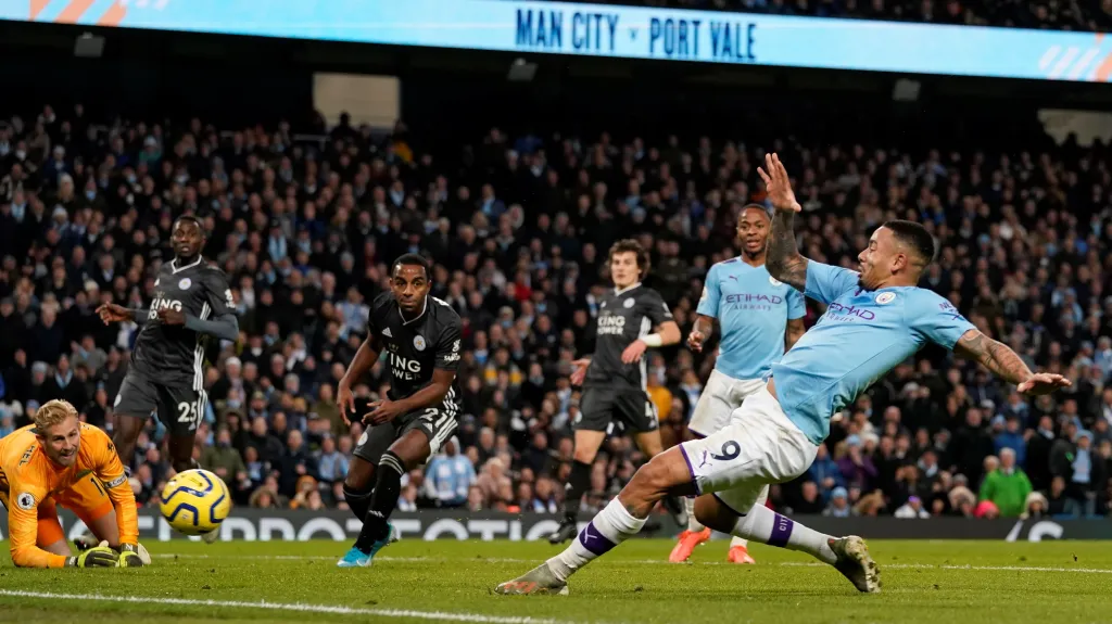 Gabriel Jesus dává gól proti Leicesteru City