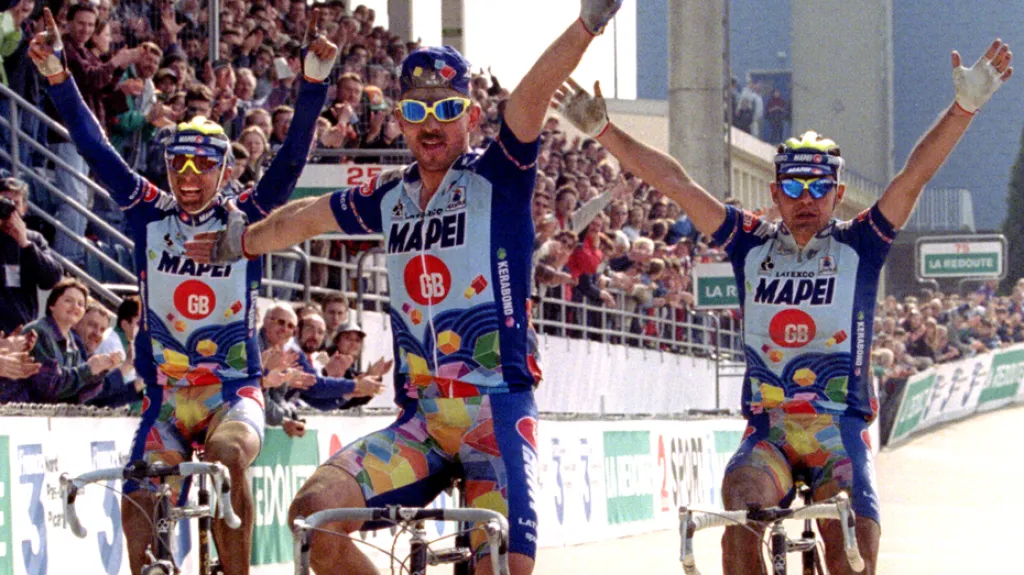 Slavné vítězství Mapei na Paříž-Roubaix