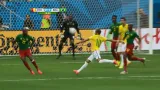 Šance v utkání Kamerun - Brazílie: Neymar z voleje napálil Itandjeho (20. min.)