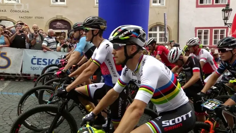 Pražské schody ovládli Valero a Neffová. Kulhavý odstoupil kvůli problémům