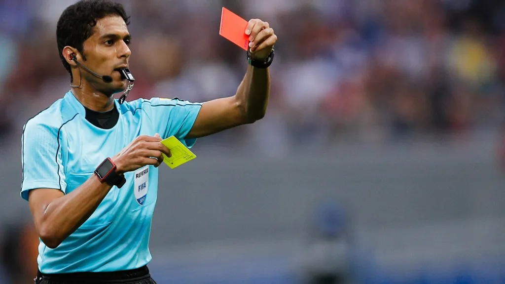 Rozhodčí Fahad Mirdásí 