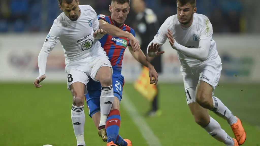 Tomáš Hájek v utkání s Mladou Boleslaví