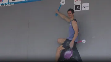 Adam Ondra v Praze úspěšně zvládl kvalifikaci