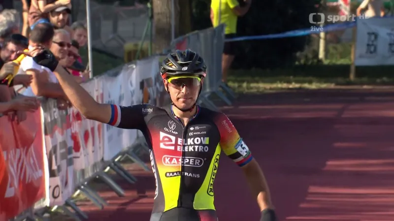 Závěr závodu mužů v Kolíně a ohlas Adama Ťoupalíka