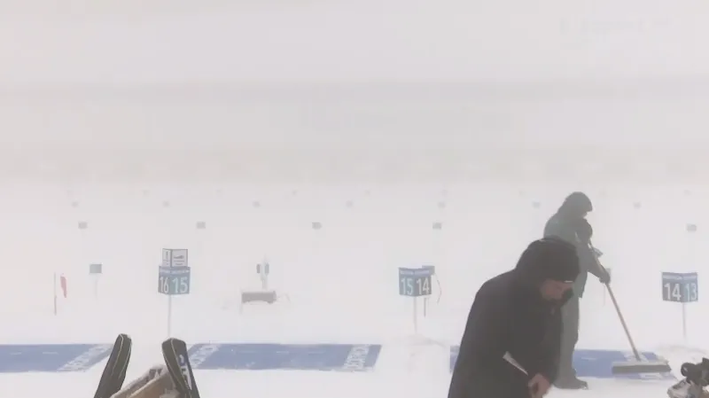 Sprint biatlonistek byl přeložen na sobotu