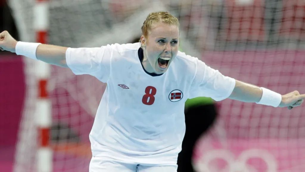 Norská házenkářka Karoline Dyhre Breivangová oslavuje postup do finále