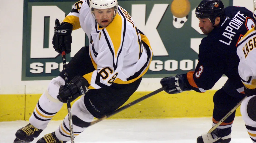 Jaromír Jágr v dresu Pittsburghu v roce 2001