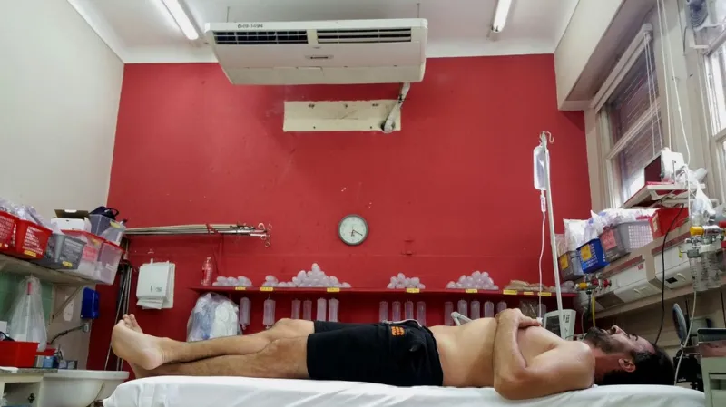 Ivan Jakeš v péči lékařů po zásahu bleskem