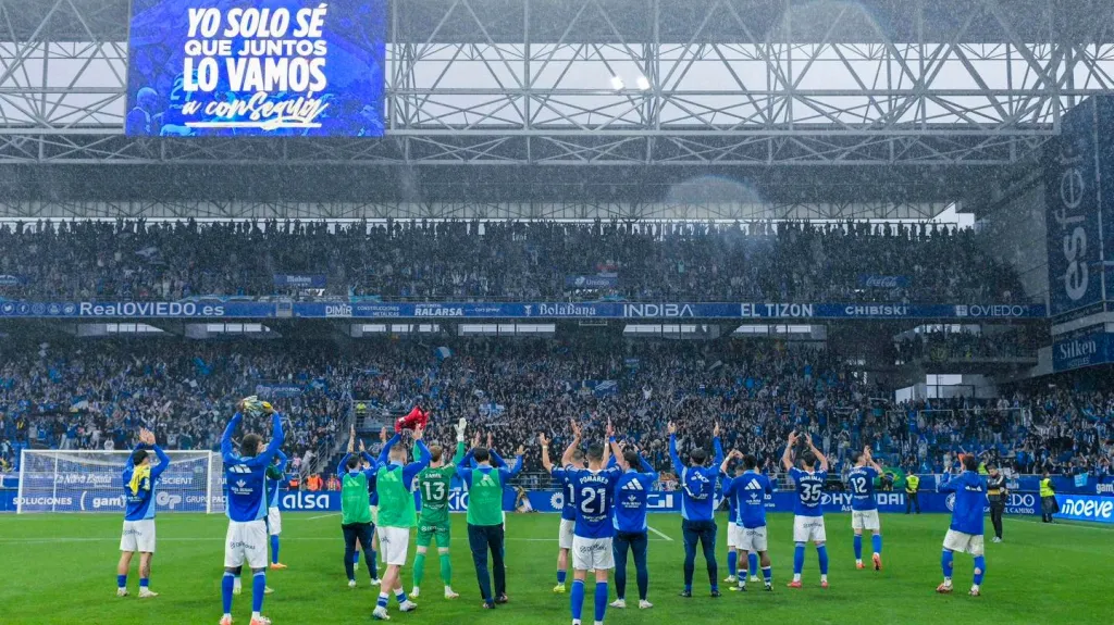 Slavící fotbalisté Ovieda