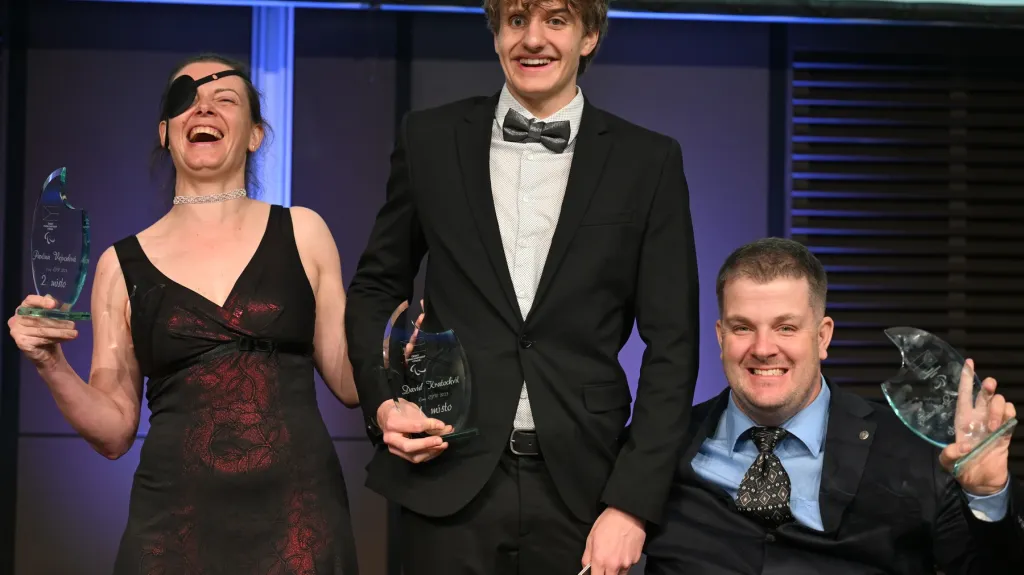 Pavlína Vejvodová, David Kratochvíl a David Drahonínský