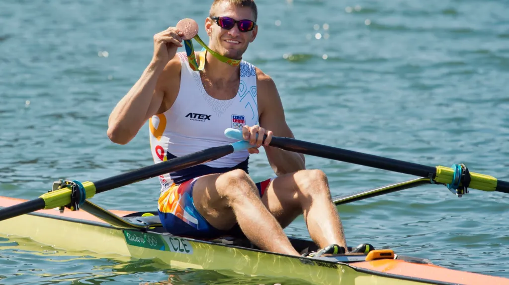 Skifař Ondřej Synek s bronzovou medailí z OH v Riu de Janeiro