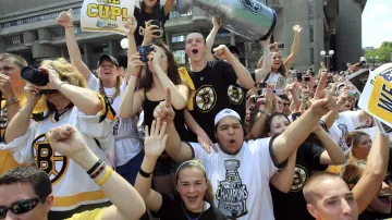 Fanoušci Bostonu slaví Stanley Cup