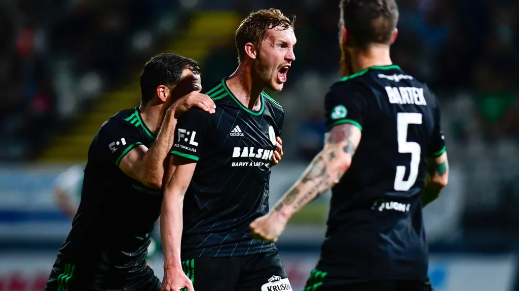 Petr Hronek se raduje z branky