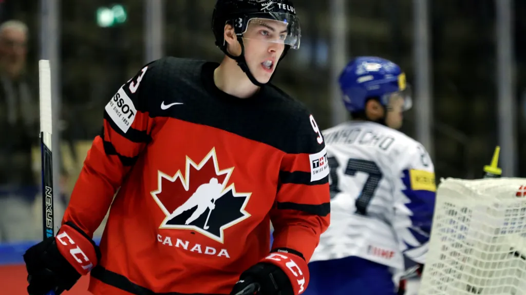 Ryan Nugent-Hopkins z Kanady v utkání proti Jižní Koreji