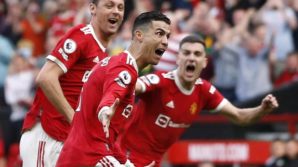 Slavící Cristiano Ronaldo z Manchesteru United