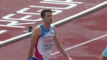 Výkon Filipa Šnejdra v rozběhu na 800 m a ohlas