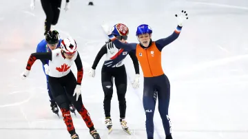 Finále ženského short tracku na 1000 metrů