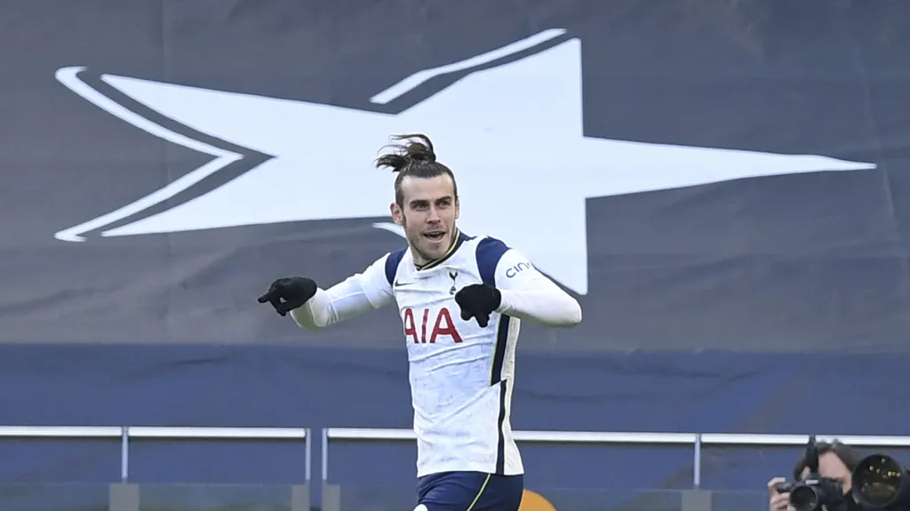 Slavící Gareth Bale 