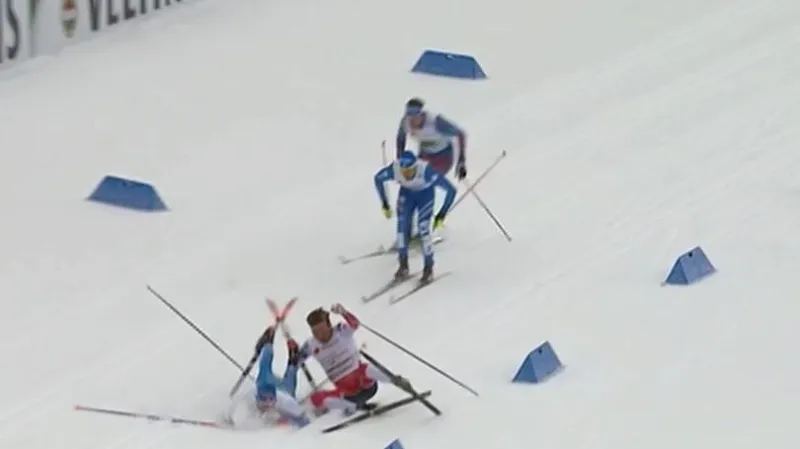 Rusům pomohl ke zlatu ve sprintu dvojic pád Finů a Norů