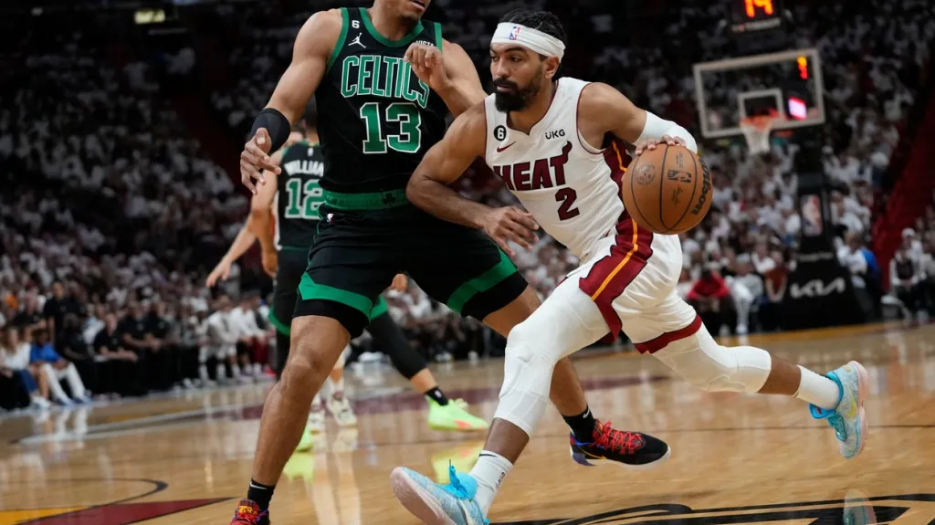 Gabe Vincent z Miami v zápase s Bostonem