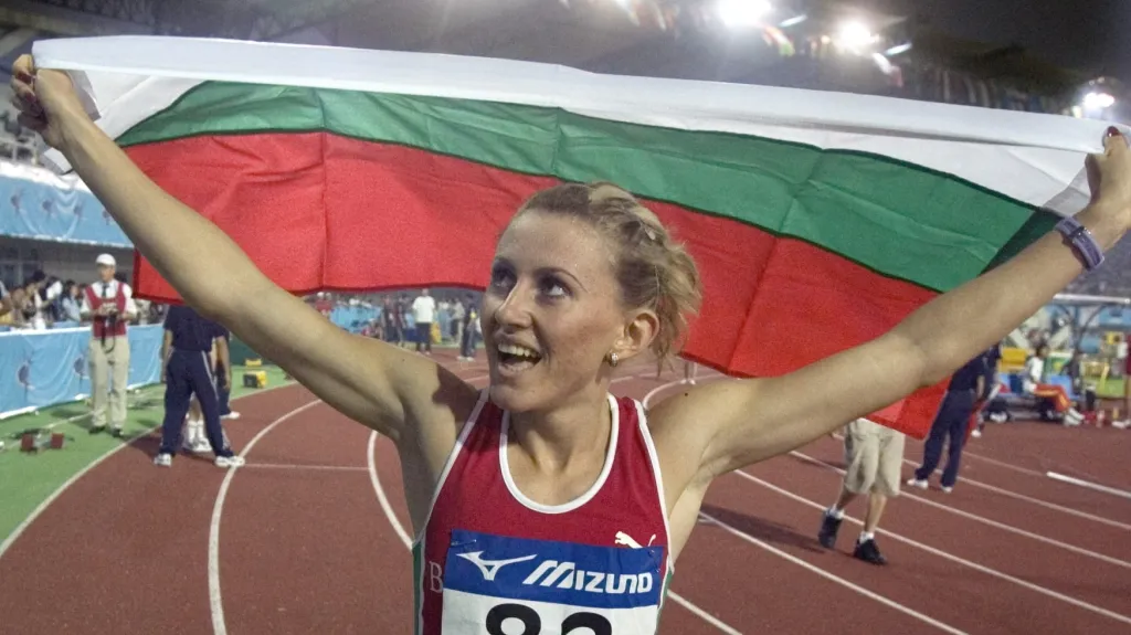 Tezdžan Naimovová