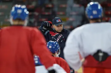 Josef Jandač v obklopení reprezentantů