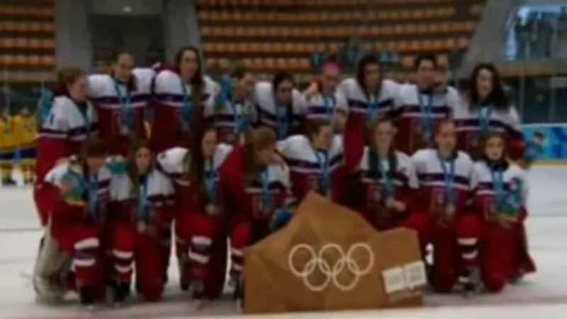 České hokejistky na olympiádě mládeže vybojovaly stříbro