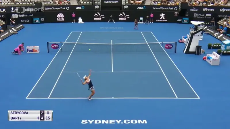 Strýcová si semifinále v Sydney nezahraje